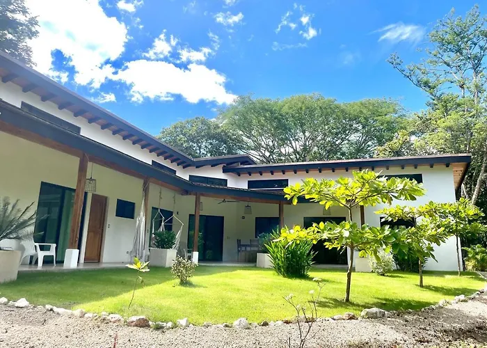 Stunning With Pool, Gym & Tennis Hébergement de vacances