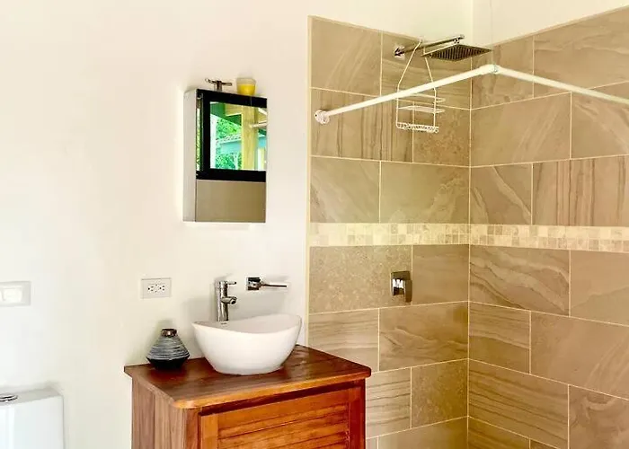 Stunning With Pool, Gym & Tennis Paraíso